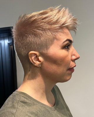 Pre Lightened Crop

Cut & Style by @kayley_glen 
Colour by @ivylouisehair 

@lorealpro 

#blondehair #scalpbleach #croppedhair #shorthair #hairinspo #hairstyle #pixiecut #lorealprofessionnel #lorealpro #norwichhair #norwichhairdressers #fghsaloncoltishall #coltishall